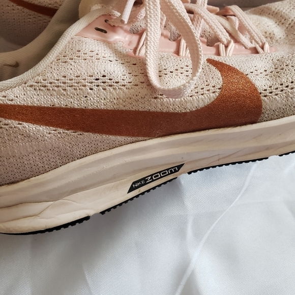 Nike Zoom Pegasus 36 Running Shoes Sneakers Rose Gold Pink Womens Size 9 - Picture 3 of 10